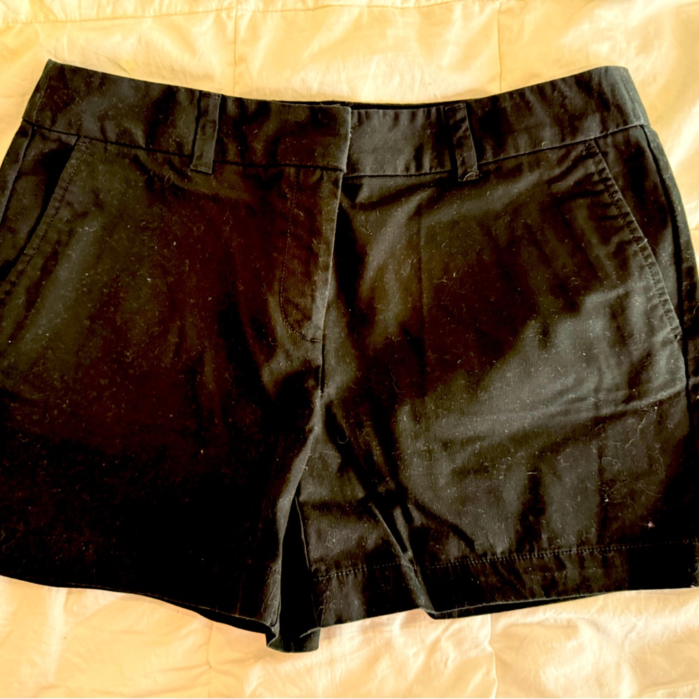 LOFT new without tags black shorts 5”
Never worn
